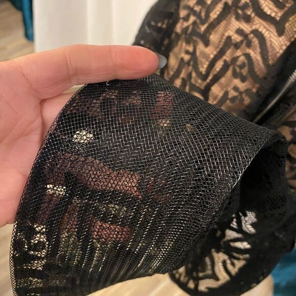 Avec lace dress, S - Picture 5 of 9